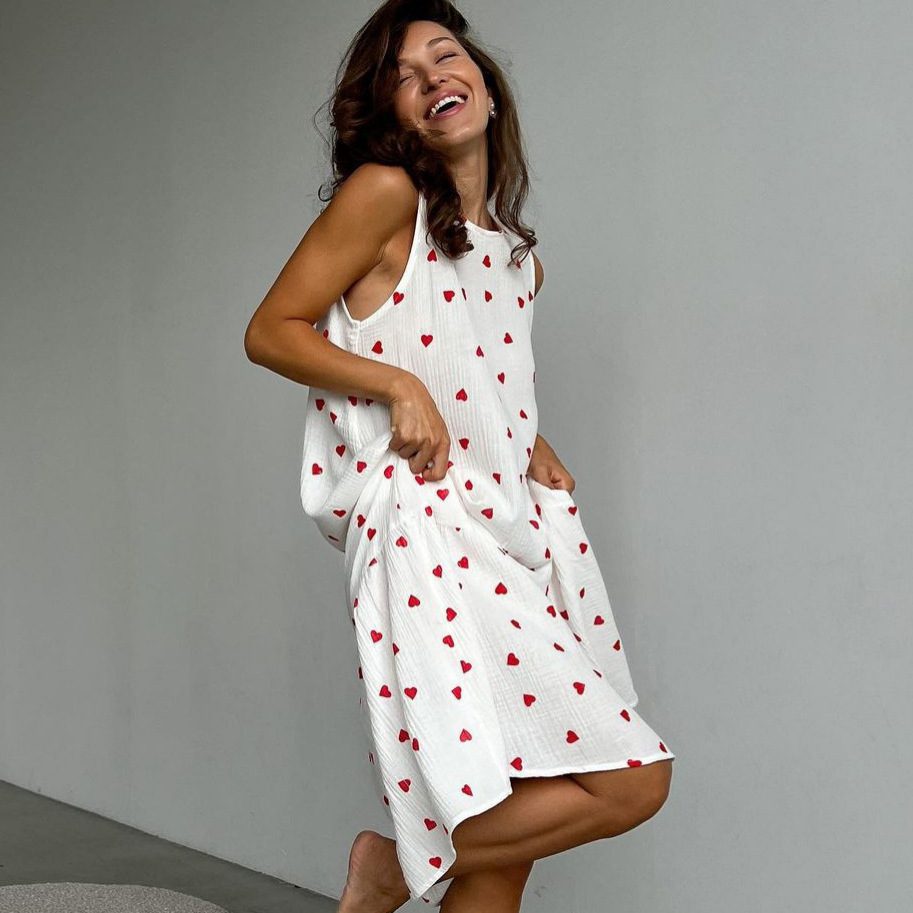 Buy Women's Clothing Online | Buy Trending Dresses for Women