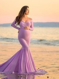 V-neck pregnant woman photo skirt