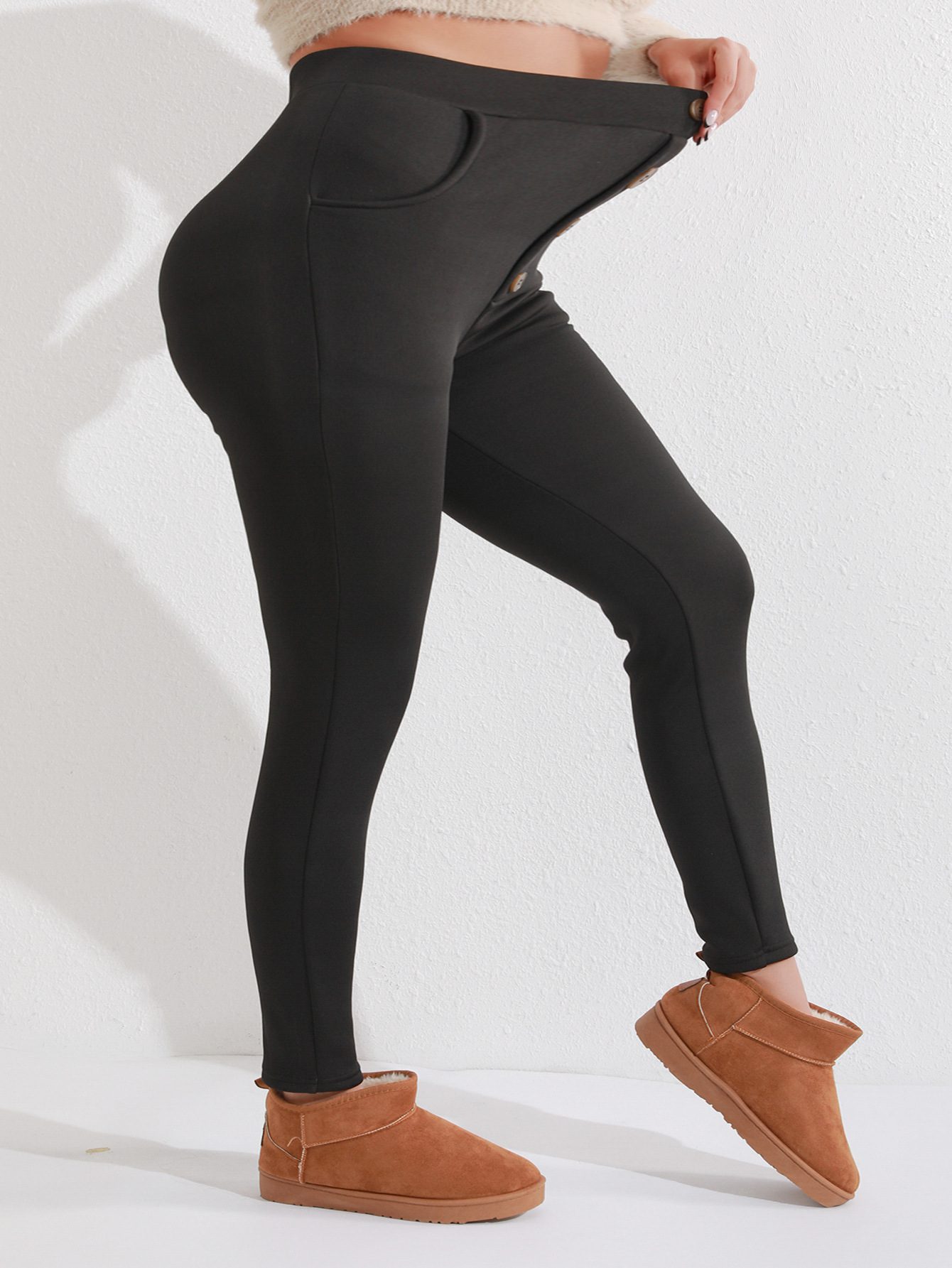 Plus-Size Thermal Yoga Pants for Women – Warm & Stretchy Fit