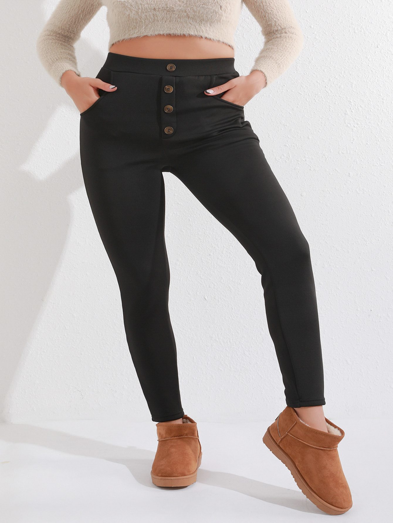 Plus-Size Thermal Yoga Pants for Women – Warm & Stretchy Fit