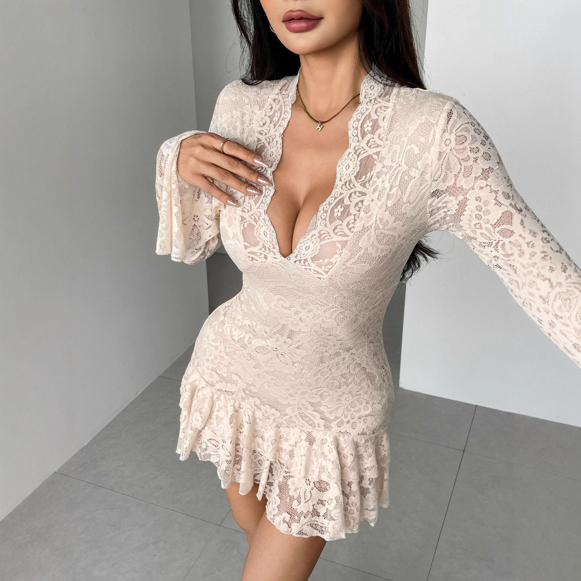 New Lace V-neck Double-layer Ruffled Slim-fit Mermaid Dress