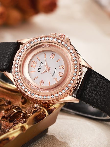 Stylish And Minimalist Round Rhinestone Womens Watch