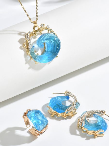 Creative Sky-Blue Wave Resin Wave Necklace
