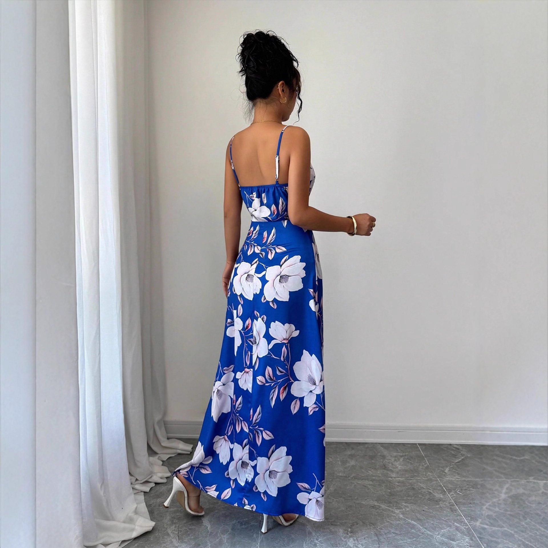 Fashionable Minimalist And Slim Fit Womens Dress