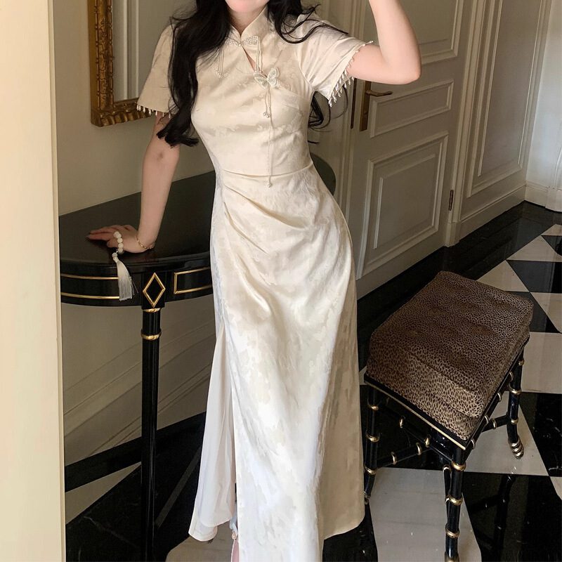 Buy Women's Clothing Online | Buy Trending Dresses for Women