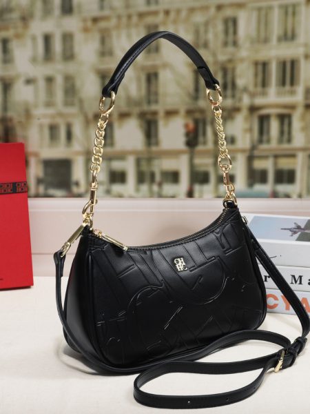Embossed Letter Underarm Shoulder Crossbody Fashionable Trendy Womens Bag For Stylish Outfits