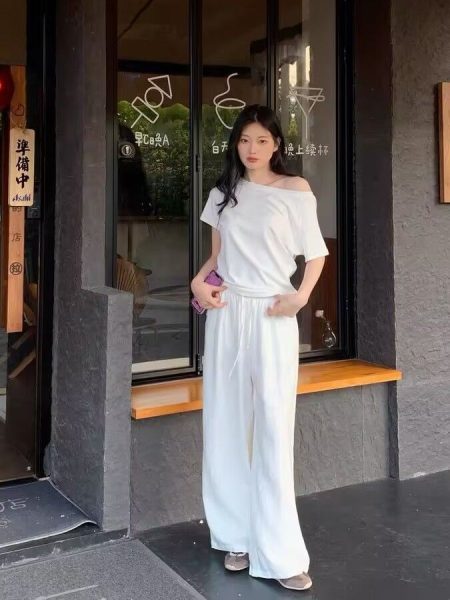 Pendulous White Drawstring Wide-leg Pants Girl