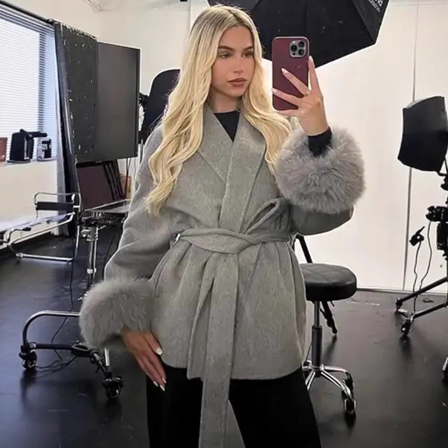 Buy Women's Clothing Online | Buy Trending Dresses for Women Fur V-neck Lace-up French Woolen Coat