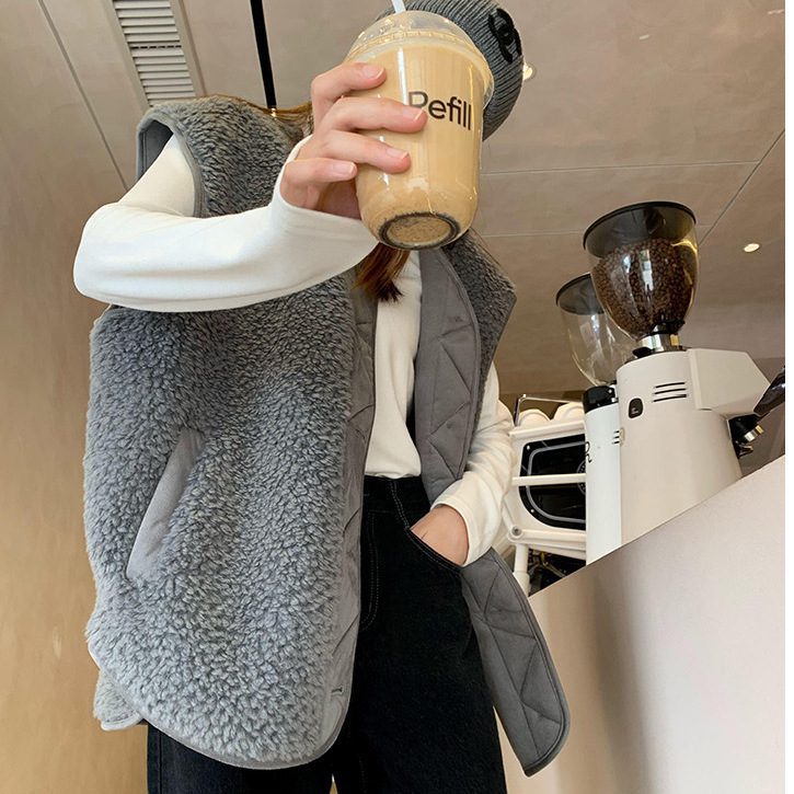 Gray Lamb Wool Warm And Loose Vest