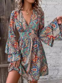 Elegant Women's Paisley Print V-neck Trumpet Sleeve Dress