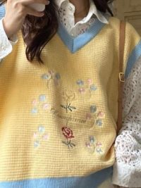 Vintage Small Flower Embroidery Knitted Vest Women