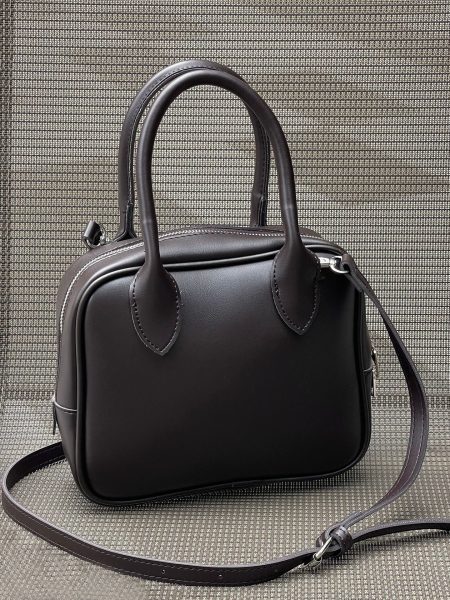 6eb1bb68 a9fc 4e19 8c1f 736c5a18dd57 trans