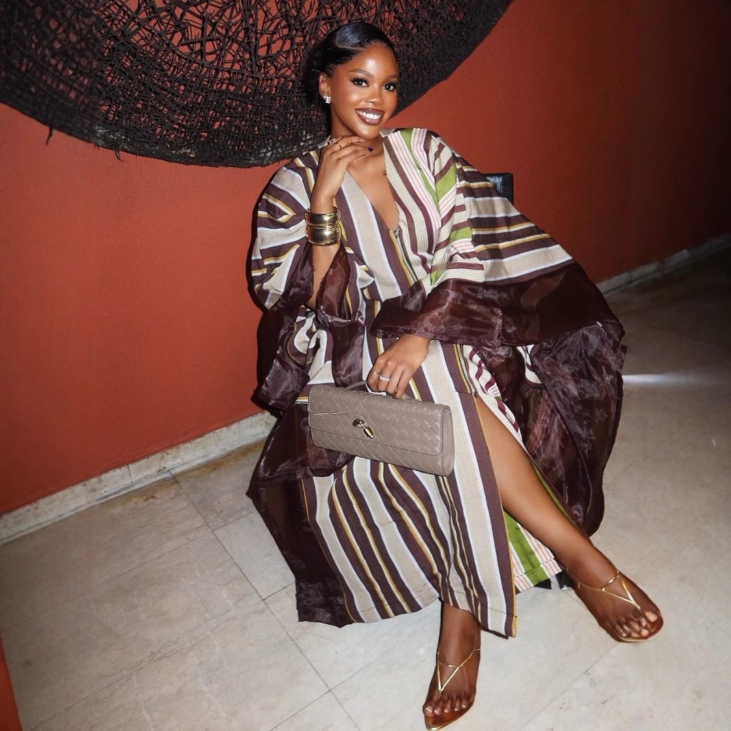 Buy Women's Clothing Online | Buy Trending Dresses for Women