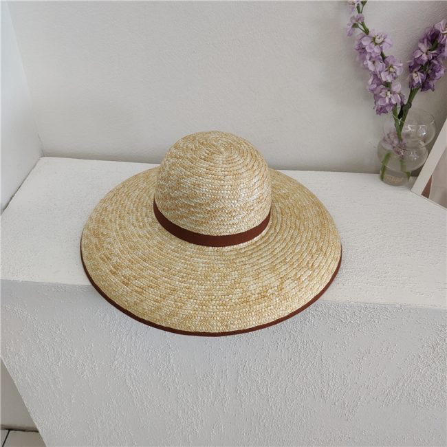 French Hepburn Wind Big Eaves Domed Straw Hat Women's Sun Protection Beach Hat