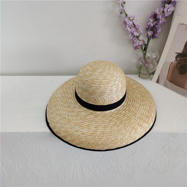 French Hepburn Wind Big Eaves Domed Straw Hat Women's Sun Protection Beach Hat