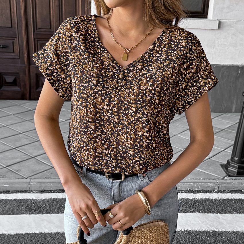 Women's Casual Floral V-neck Short-sleeved Shirt